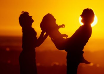 Pelo melhor interesse da criança, presidente do STJ mantém menor com casal que busca regularizar adoção