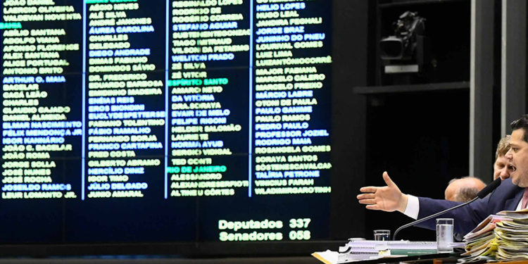 Reforma tributária, Plano Mais Brasil e Fundeb são desafios do Senado em 2020