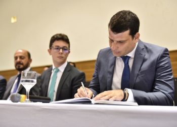 Defensor Público-Geral do Estado para o biênio 2020-2021 é empossado