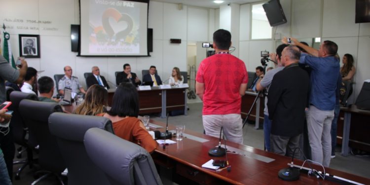 Campanha pela paz nos estádios é lançada em coletiva de imprensa