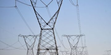 Aneel define que conta de luz não terá cobrança extra em fevereiro