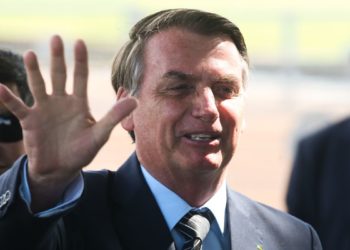 Bolsonaro muda agenda para discutir reforma administrativa
