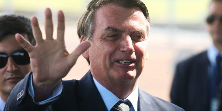 Bolsonaro muda agenda para discutir reforma administrativa