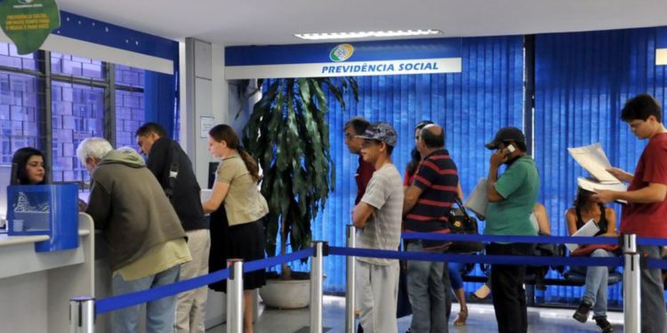 Publicada portaria que reajusta em 4,48% benefícios do INSS