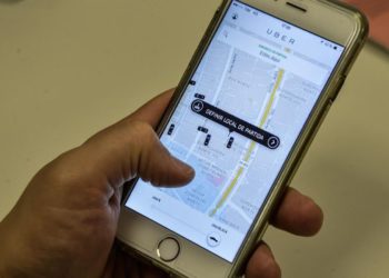 Em decisão inédita, TST diz que motorista não é empregado do Uber