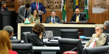 Câmara derruba veto a projeto que garante banho solidário para moradores de rua