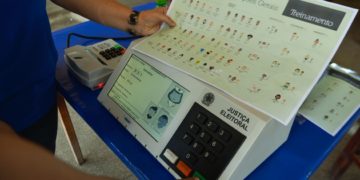 TSE e ministros do STF defendem lisura de urna eletrônica