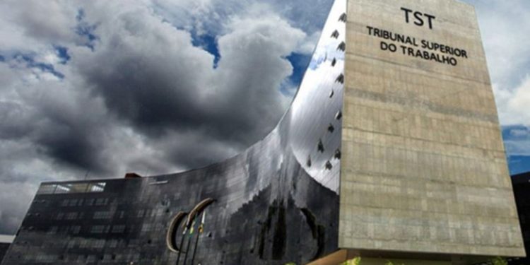 TRTs devem concluir até maio migração de processos físicos para meio digital