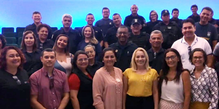 Guardas municipais participam de treinamento para atuação na Patrulha Maria da Penha