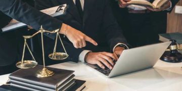 Inclusão judicial do executado em cadastro de inadimplentes não depende de prévia recusa administrativa