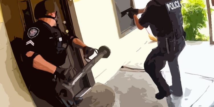 Não há violação de domicílio em caso de flagrante de guarda de entorpecentes, decide Câmara Criminal do TJ