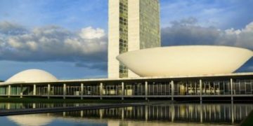 Governo autoriza venda de 35 imóveis da União
