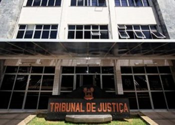 TJ define pena para mulher que danificou equipamento e causou lesões em proprietário de bar