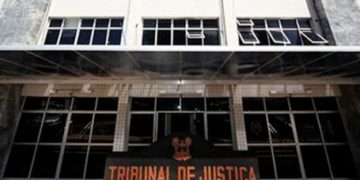 TJ define pena para mulher que danificou equipamento e causou lesões em proprietário de bar
