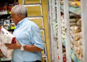 Senado adia votação de projeto que cria renda básica durante pandemia
