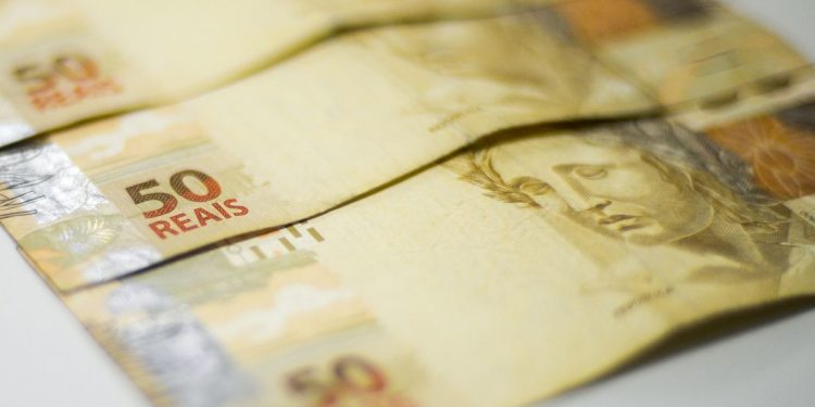 Economia Ajuda emergencial não pode ser debitada para quitar dívidas, diz Caixa