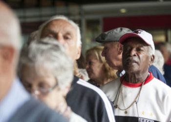 Segurados do INSS poderão receber benefício direto em conta-corrente