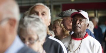 Segurados do INSS poderão receber benefício direto em conta-corrente