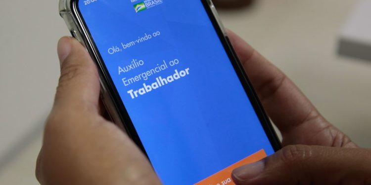 Quem tem auxílio emergencial negado pode fazer nova solicitação