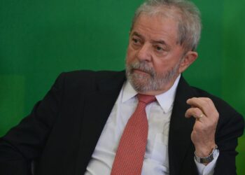 TRF4 mantém condenação de Lula no caso do sítio em Atibaia