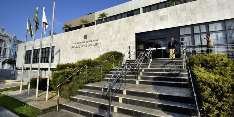 MPRN denuncia ex-presidentes da Assembleia Legislativa e advogado por crime de peculato