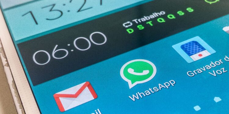 STF suspende julgamento de bloqueio do WhatsApp por decisão judicial