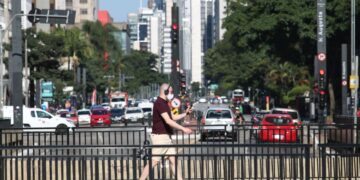 IBGE começa a pesquisar incidência de covid-19 na população