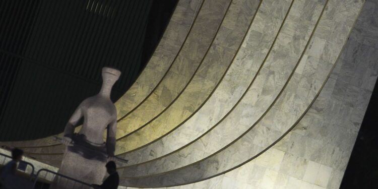 STF autoriza Moro e PGR a verem vídeo de reunião ministerial