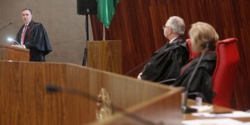 Em discurso de posse, ministro Luís Roberto Barroso defende conciliação e diálogo como metas para o Brasil