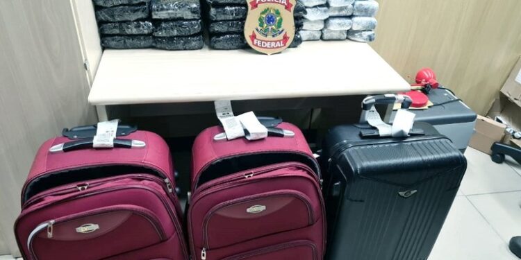 PF prende cinco pessoas e faz apreensão recorde de maconha no aeroporto de Natal