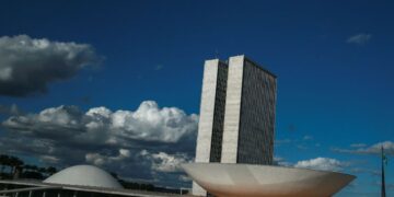 Covid-19: Senado aprova liberação rápida de medicamentos estrangeiros