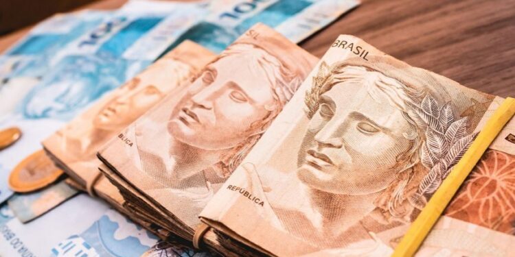 Vetos ao PLP- 9 beneficiarão estados e municípios, diz secretário