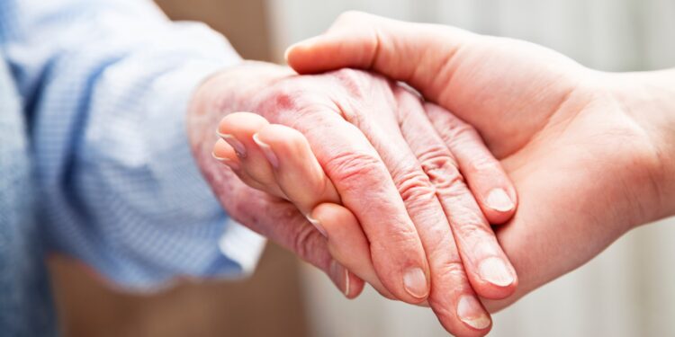 Covid-19: plano de saúde deverá fornecer home care à paciente com Alzheimer