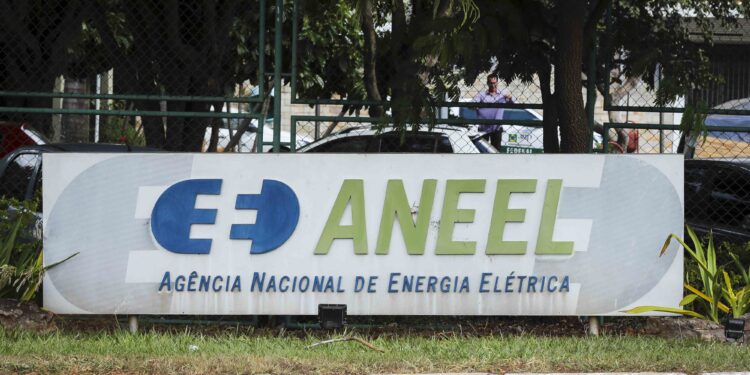 Prorrogado até 31 de julho a proibição do corte de fornecimento de energia elétrica por inadimplência, decide ANEEL