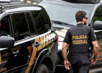 Polícia Federal realiza operação para apurar ataques contra instituições. 21 mandados são cumpridos
