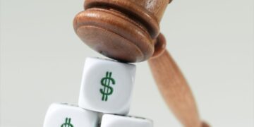 Execução fiscal ajuizada antes da falência não impede a Fazenda de habilitar o crédito