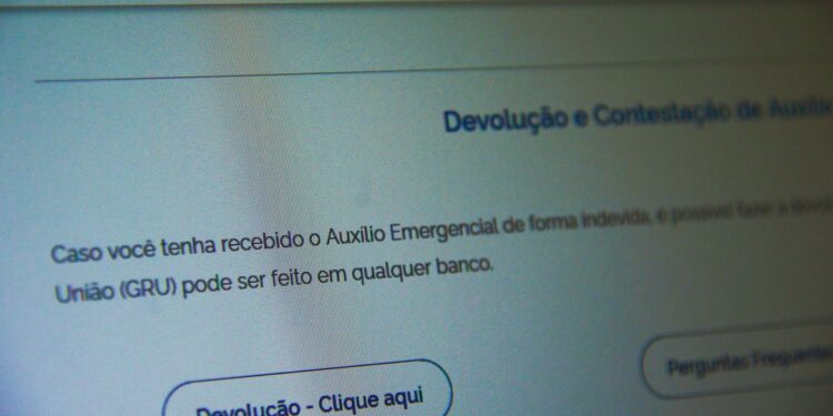 Recebeu o auxílio emergencial indevidamente? Saiba como devolver