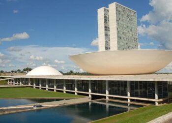 Texto-base com modificações no Código de Trânsito é aprovado pela Câmara