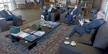 Presidente e vice do TSE conversam com Maia e Alcolumbre sobre eleições municipais