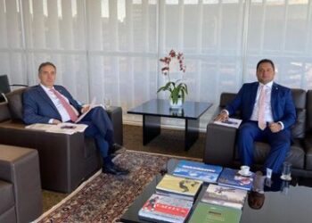 Presidente do TSE recebe relator de proposta que discute eventual adiamento das Eleições Municipais