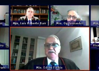 TSE suspende análise de duas ações por abuso eleitoral contra chapa Bolsonaro-Mourão