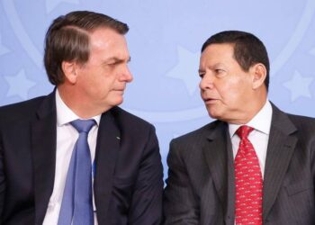 Ação que pedia a cassação  da chapa Bolsonaro/Mourão é arquivada pelo TSE
