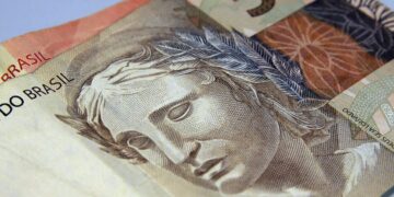 Caixa libera saque da 2ª parcela de auxílio para nascidos em abril