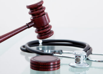 Justiça do Trabalho anula auto de infração que reconhecia vínculo empregatício de médicos de cooperativa