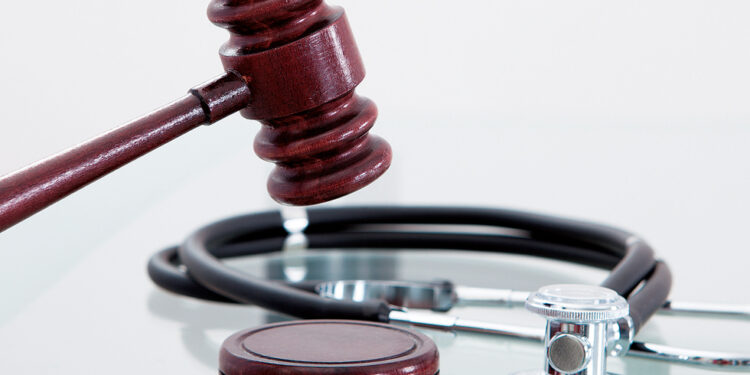 Justiça do Trabalho anula auto de infração que reconhecia vínculo empregatício de médicos de cooperativa