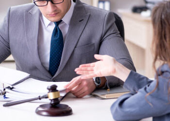 Não se pode declarar extinção da punibilidade quando pendente pagamento da multa criminal