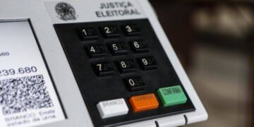 Reunião entre membros do TSE, Congresso e especialista em saúde discutem adiamento das eleições
