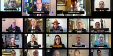 Em sessão especial, secretário estadual de saúde explica compra de respiradores