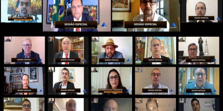 Em sessão especial, secretário estadual de saúde explica compra de respiradores