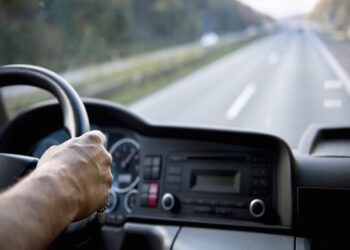 Motorista de ônibus que desenvolveu transtornos psicológicos após sofrer diversos assaltos garante direito a indenização
